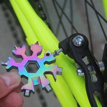 Laden Sie das Bild in den Galerie-Viewer, 18-in-1 Edelstahl Schneeflocken Multi-tool