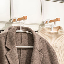 Laden Sie das Bild in den Galerie-Viewer, Türhaken aus Massivholz