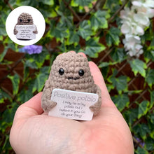 Laden Sie das Bild in den Galerie-Viewer, Lustiges Geschenk - Gestrickte positive Kartoffel