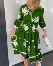 Laden Sie das Bild in den Galerie-Viewer, Kleid mit Blumendruck und 3/4-Ärmeln