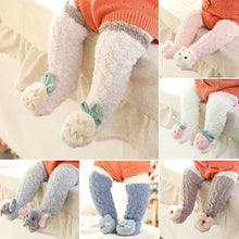 Laden Sie das Bild in den Galerie-Viewer, 🎁Flauschige Wintersocken für Babys👼