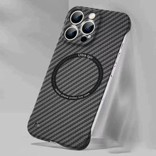 Laden Sie das Bild in den Galerie-Viewer, Rahmenlose Magnetische Handyhülle aus Karbonfaser für iPhone