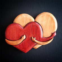 Laden Sie das Bild in den Galerie-Viewer, Herzförmige Ornamente aus Holz
