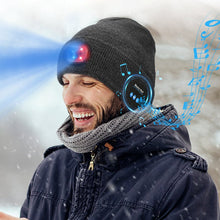 Laden Sie das Bild in den Galerie-Viewer, Bluetooth-Mütze mit LED-Licht &amp; abnehmbaren Lautsprechern
