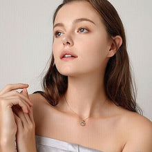 Laden Sie das Bild in den Galerie-Viewer, Herz-Halsketten-Set mit Rose
