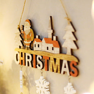 Kreative weihnachtliche Wanddekoration aus Holz