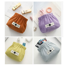 Laden Sie das Bild in den Galerie-Viewer, 🎁🎄 Kosmetiktasche aus Cord 🎉
