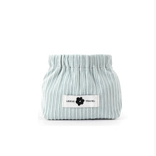 Laden Sie das Bild in den Galerie-Viewer, 🎁🎄 Kosmetiktasche aus Cord 🎉
