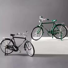 Laden Sie das Bild in den Galerie-Viewer, Zusammengebautes Fahrradmodell
