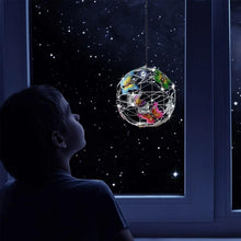 Laden Sie das Bild in den Galerie-Viewer, Solarleuchte mit Schmetterlingsdekoration
