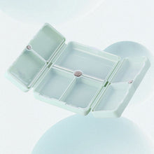Laden Sie das Bild in den Galerie-Viewer, 7 Compartments Portable Pill Case
