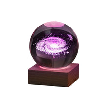Laden Sie das Bild in den Galerie-Viewer, 3D Galaxy Kristallkugel Nachtlicht Dekorlampe
